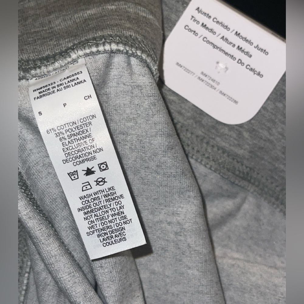 Nike Tight fit Mid rise Short length Women's Heather Gray Biker Shorts Size S - Picture 9 of 11
